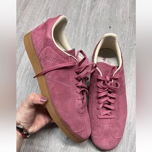 Adidas Gazelle Trace Maroon Gum almost perfect condition SZ 9M 10W artbd7489